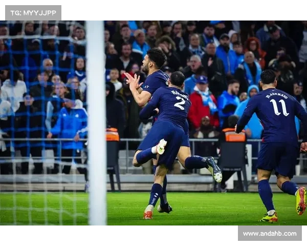 巴黎圣日耳曼与马赛历史对抗的深远意义与足球文化的碰撞